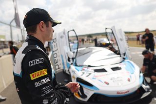 #17 - Harry George - Optimum Motorsport McLaren Artura GT4
 | SRO / JEP