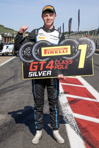 #17 - Luca Hopkinson - Optimum Motorsport McLaren Artura GT4
 | SRO / JEP