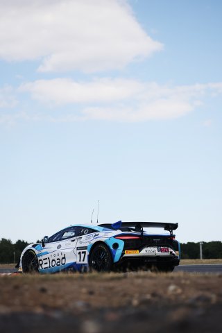 #17 - Harry George / Luca Hopkinson - Optimum Motorsport McLaren Artura GT4
 | SRO / JEP