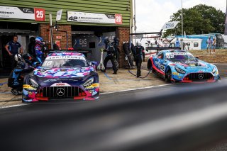 #18 - Kevin Tse / Maximilian Gotz - 2 Seas Motorsport Mercedes-AMG GT3 Evo and #42 - Charles Dawson / Kiern Jewiss - 2 Seas Motorsport Mercedes-AMG GT3 Evo
 | SRO / JEP