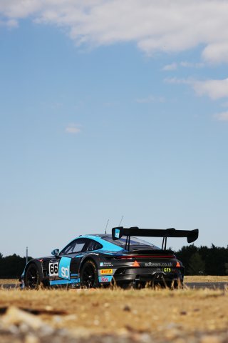 #66 - Nick Jones / Sven Muller - Team Parker Racing Porsche 911 GT3 R (992)
 | SRO / JEP