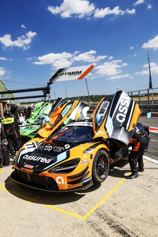 #77 - Morgan Tillbrook / Marvin Kirchhofer - Optimum Motorsport McLaren 720S GT3 Evo
 | SRO / JEP