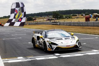 #90 - Marc Warren / Jack Brown - Optimum Motorsport McLaren Artura GT4
 | SRO / JEP