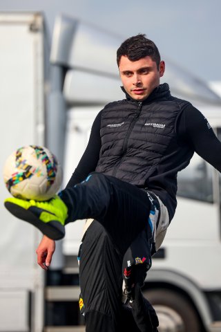 #17 - Harry George - Optimum Motorsport McLaren Artura GT4
 | SRO / JEP