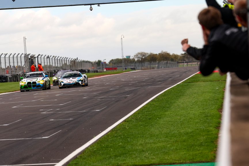 #17 - Harry George / Luca Hopkinson - Optimum Motorsport McLaren Artura GT4
