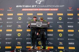 #17 - Harry George / Luca Hopkinson - Optimum Motorsport McLaren Artura GT4
 | SRO / JEP