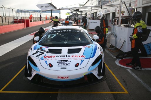 #17 - Harry George / Luca Hopkinson - Optimum Motorsport McLaren Artura GT4
 | SRO / JEP