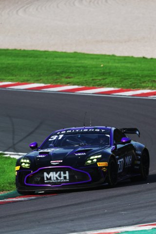 #31 - Michael Orant / Owen Hizzey - MKH Racing Aston Martin Vantage AMR GT4 Evo
 | SRO / JEP