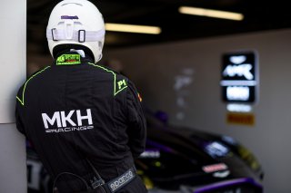 #31 - Michael Orant / Owen Hizzey - MKH Racing Aston Martin Vantage AMR GT4 Evo
 | SRO / JEP
