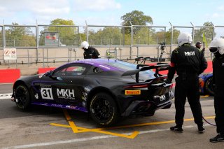 #31 - Michael Orant / Owen Hizzey - MKH Racing Aston Martin Vantage AMR GT4 Evo
 | SRO / JEP