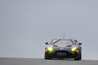 #31 - Michael Orant / Owen Hizzey - MKH Racing Aston Martin Vantage AMR GT4 Evo | SRO / JEP