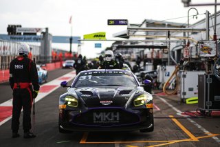 #31 - Michael Orant / Owen Hizzey - MKH Racing Aston Martin Vantage AMR GT4 Evo
 | SRO / JEP