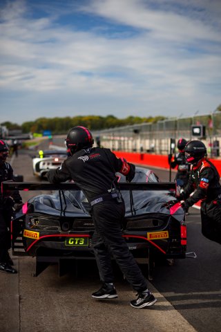 #9 - Mark Smith / Martin Plowman - Paddock Motorsport McLaren 720S GT3 Evo
 | SRO / JEP