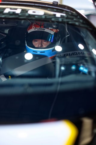 #90 - Marc Warren - Optimum Motorsport McLaren Artura GT4
 | SRO / JEP