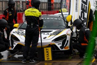 #90 - Marc Warren / Jack Brown - Optimum Motorsport McLaren Artura GT4
 | SRO / JEP