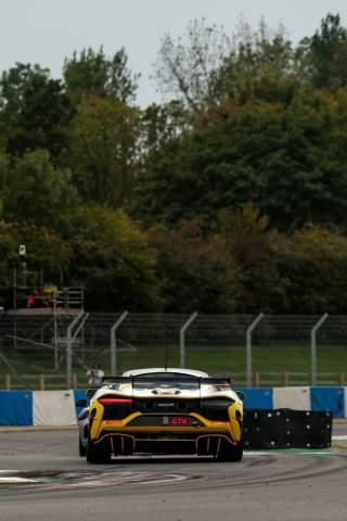 #90 - Marc Warren / Jack Brown - Optimum Motorsport McLaren Artura GT4
 | SRO / JEP