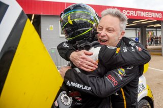 #90 - Marc Warren / Jack Brown - Optimum Motorsport McLaren Artura GT4
 | SRO / JEP