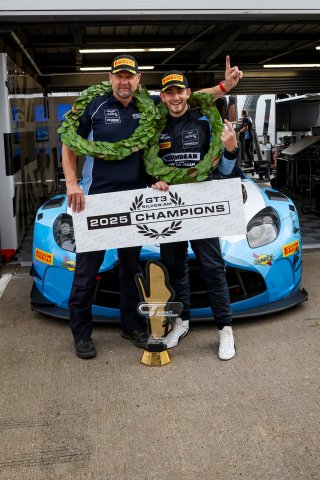#97 - Andrew Howard / Tom Wood - Beechdean Motorsport Ltd Aston Martin Vantage AMR GT3 Evo
 | SRO / JEP