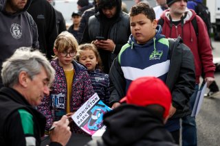 Autograph session in the paddock
 | JEP