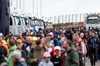 Autograph session in the paddock
 | JEP