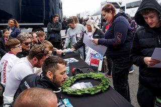 Autograph session in the paddock
 | JEP
