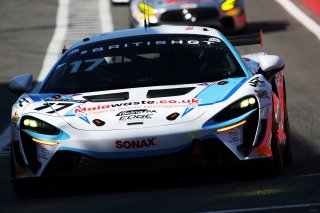 #17 - Harry George / Luca Hopkinson - Optimum Motorsport McLaren Artura GT4
 | SRO / JEP