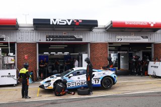 #17 - Harry George / Luca Hopkinson - Optimum Motorsport McLaren Artura GT4
 | SRO / JEP