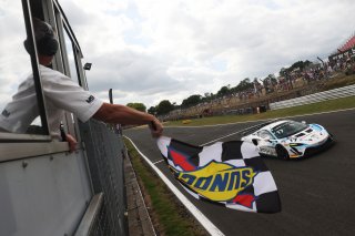 #17 - Harry George / Luca Hopkinson - Optimum Motorsport McLaren Artura GT4
 | SRO / JEP