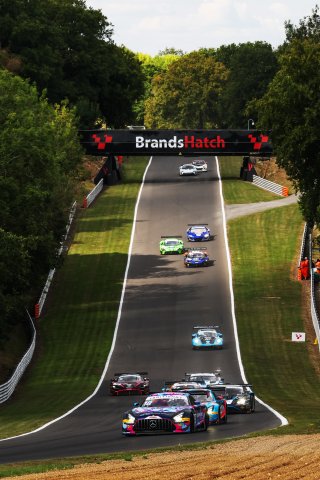 #18 - Kevin Tse / Maximilian Gotz - 2 Seas Motorsport Mercedes-AMG GT3 Evo
 | SRO / JEP