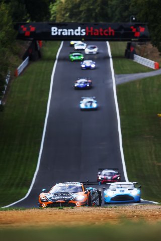 #77 - Morgan Tillbrook / Marvin Kirchhofer - Optimum Motorsport McLaren 720S GT3 Evo
 | SRO / JEP