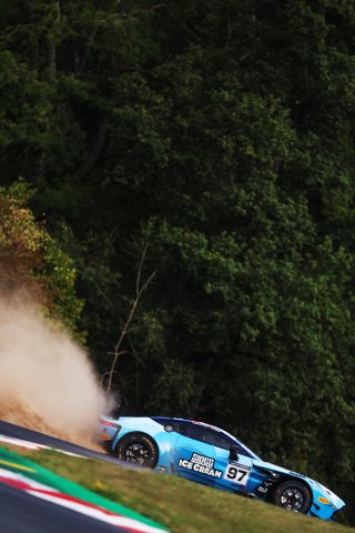 #97 - Andrew Howard / Tom Wood - Beechdean Motorsport Ltd Aston Martin Vantage AMR GT3 Evo
 | SRO / JEP