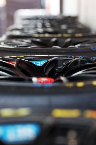 Pirelli Tyres
 | SRO / JEP