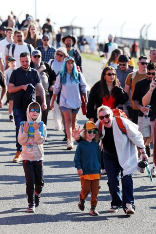 British GT pit walk and autograph session
 | JEP