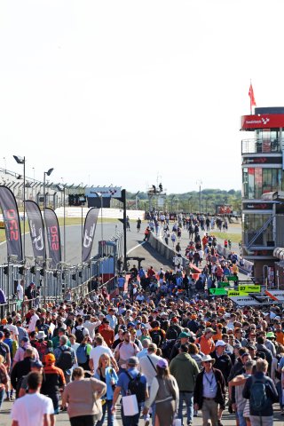 British GT pit walk and autograph session
 | JEP