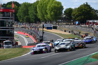 Start of the Race - #18 - Kevin Tse / Maximilian Gotz - 2 Seas Motorsport Mercedes-AMG GT3 Evo leads from #7 - Giacomo Petrobelli / Jonathan Adam - Blackthorn Aston Martin Vantage AMR GT3 Evo
 | SRO / JEP