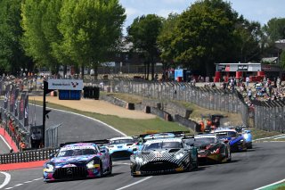 Start of the Race - #18 - Kevin Tse / Maximilian Gotz - 2 Seas Motorsport Mercedes-AMG GT3 Evo leads from #7 - Giacomo Petrobelli / Jonathan Adam - Blackthorn Aston Martin Vantage AMR GT3 Evo
 | SRO / JEP