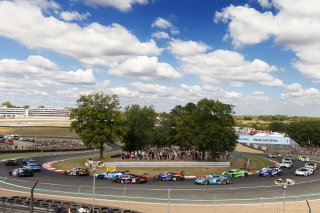 Start of the Race - #18 - Kevin Tse / Maximilian Gotz - 2 Seas Motorsport Mercedes-AMG GT3 Evo leads from #7 - Giacomo Petrobelli / Jonathan Adam - Blackthorn Aston Martin Vantage AMR GT3 Evo
 | SRO / JEP