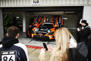 Fans at the Pit Walk, Fans at the Grid Walk
 | SRO / JEP