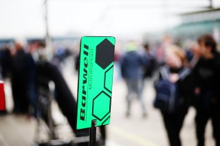 Fans at the Pit Walk, Fans at the Grid Walk
 | SRO / JEP