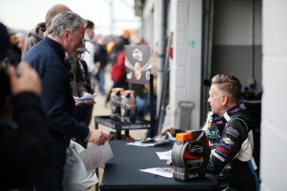 Fans at the Pit Walk, Fans at the Grid Walk
 | SRO / JEP