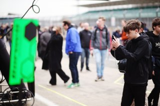 Fans at the Pit Walk, Fans at the Grid Walk
 | SRO / JEP