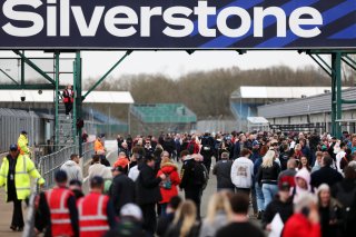 Fans at the Pit Walk, Fans at the Grid Walk
 | SRO / JEP