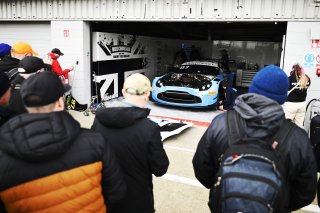 Fans at the Pit Walk, Fans at the Grid Walk
 | SRO / JEP