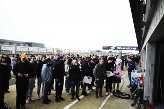Fans at the Pit Walk, Fans at the Grid Walk
 | SRO / JEP