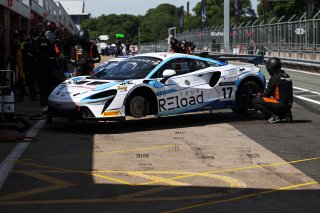 #17 - Harry George / Luca Hopkinson - Optimum Motorsport McLaren Artura GT4
 | SRO / JEP