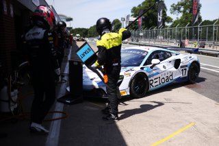 #17 - Harry George / Luca Hopkinson - Optimum Motorsport McLaren Artura GT4
 | SRO / JEP