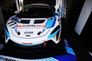 #17 - Harry George / Luca Hopkinson - Optimum Motorsport McLaren Artura GT4
 | SRO / JEP