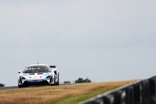 #17 - Harry George / Luca Hopkinson - Optimum Motorsport McLaren Artura GT4
 | SRO / JEP
