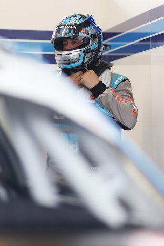 #66 - Nick Jones / Sven Muller - Team Parker Racing Porsche 911 GT3 R (992)
 | SRO / JEP