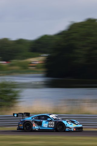 #66 - Nick Jones / Sven Muller - Team Parker Racing Porsche 911 GT3 R (992)
 | SRO / JEP